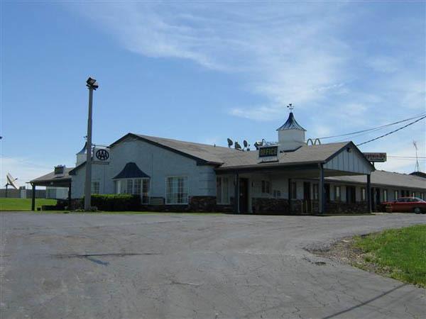 Harrisonville Inn & Suites - thumb 1