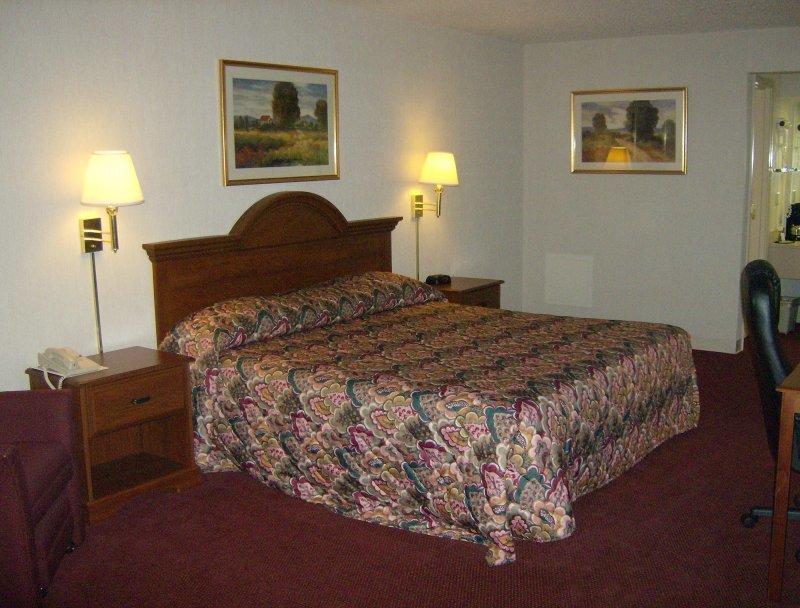 Harrisonville Inn & Suites - thumb 11