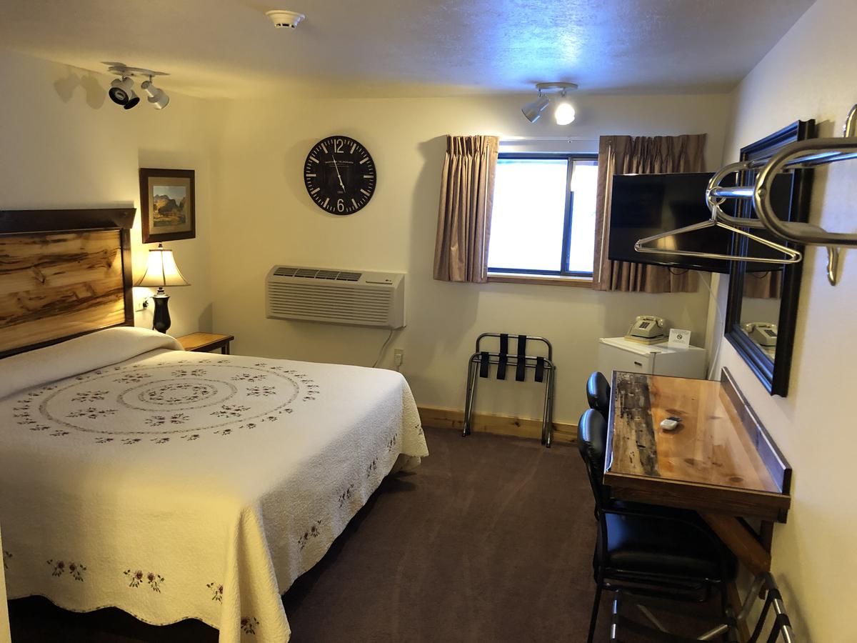 Yellowstone Village Inn And Suites - thumb 13