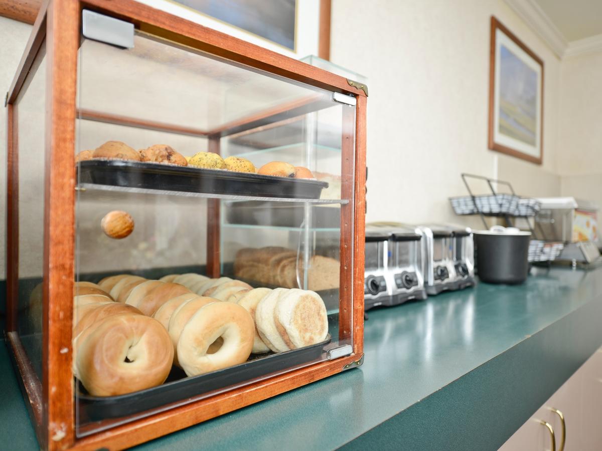 Clubhouse Inn - thumb 23