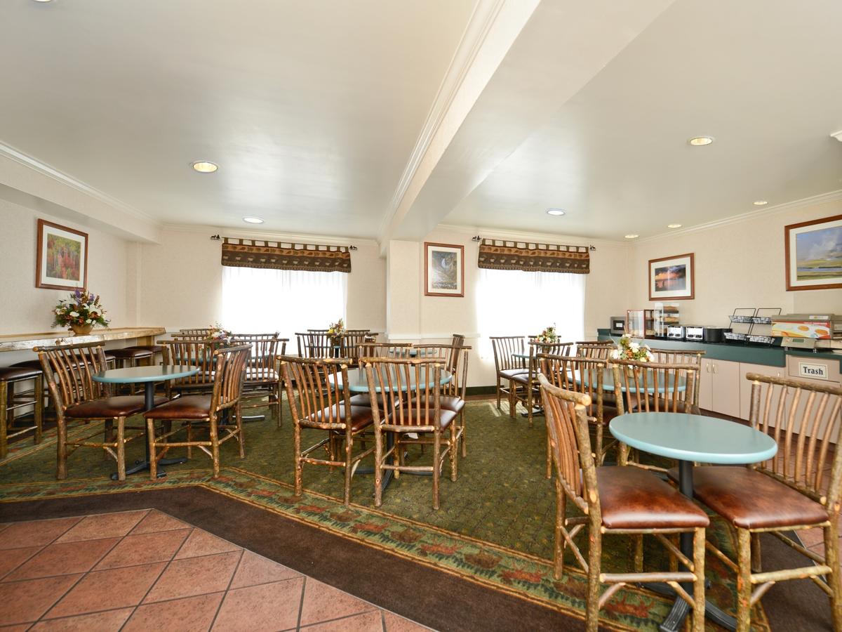 Clubhouse Inn - thumb 19