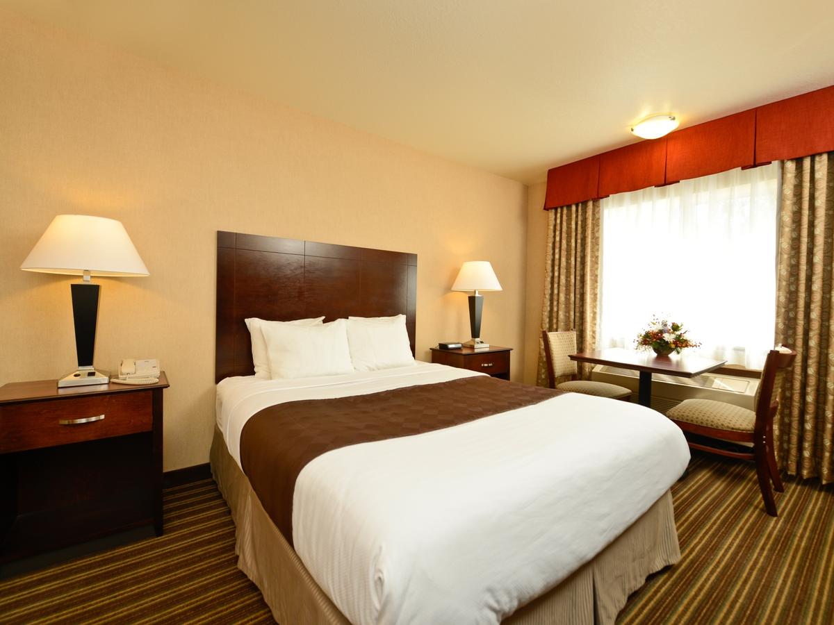 Yellowstone West Gate Hotel - thumb 11