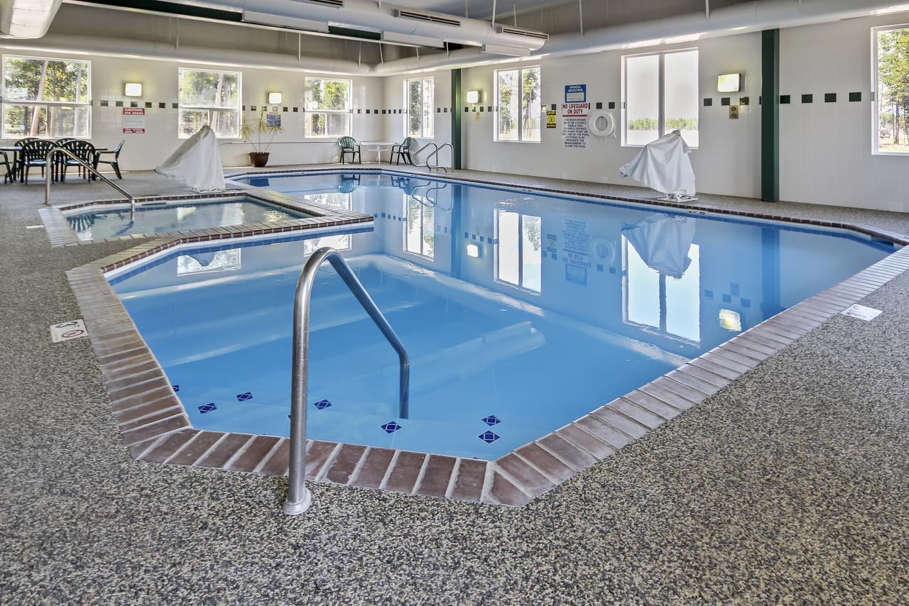 Yellowstone West Gate Hotel - thumb 1