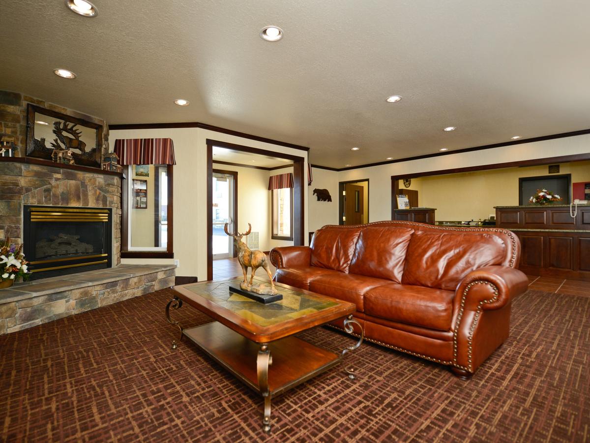 Yellowstone West Gate Hotel - thumb 14