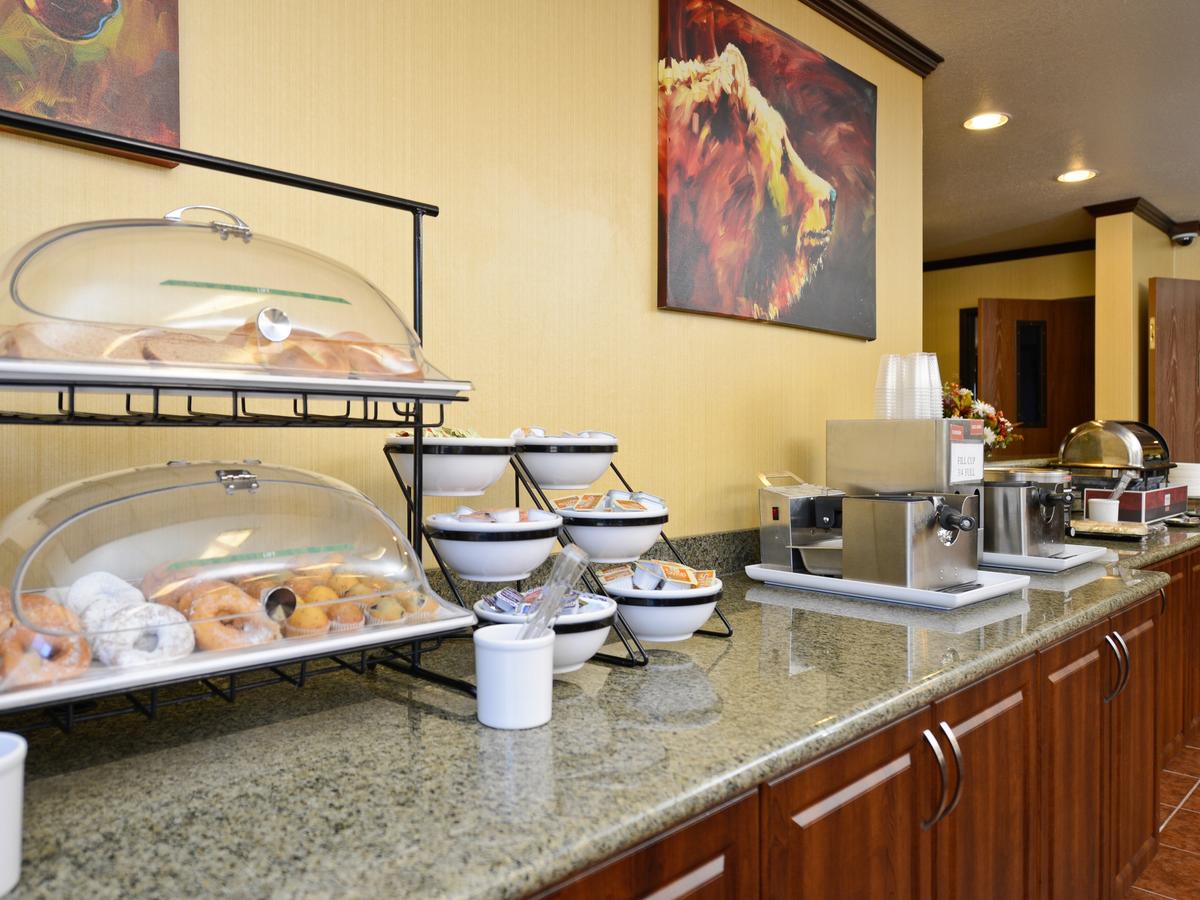 Yellowstone West Gate Hotel - thumb 39