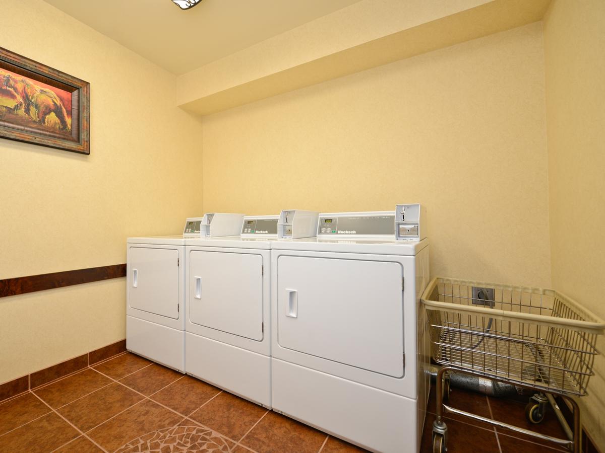 Yellowstone West Gate Hotel - thumb 42