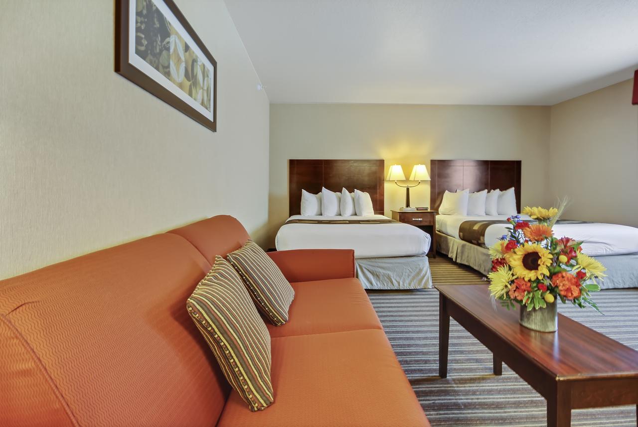 Yellowstone West Gate Hotel - thumb 3