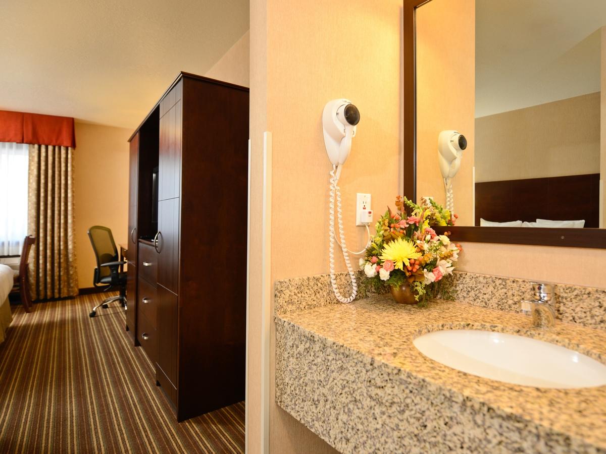 Yellowstone West Gate Hotel - thumb 27