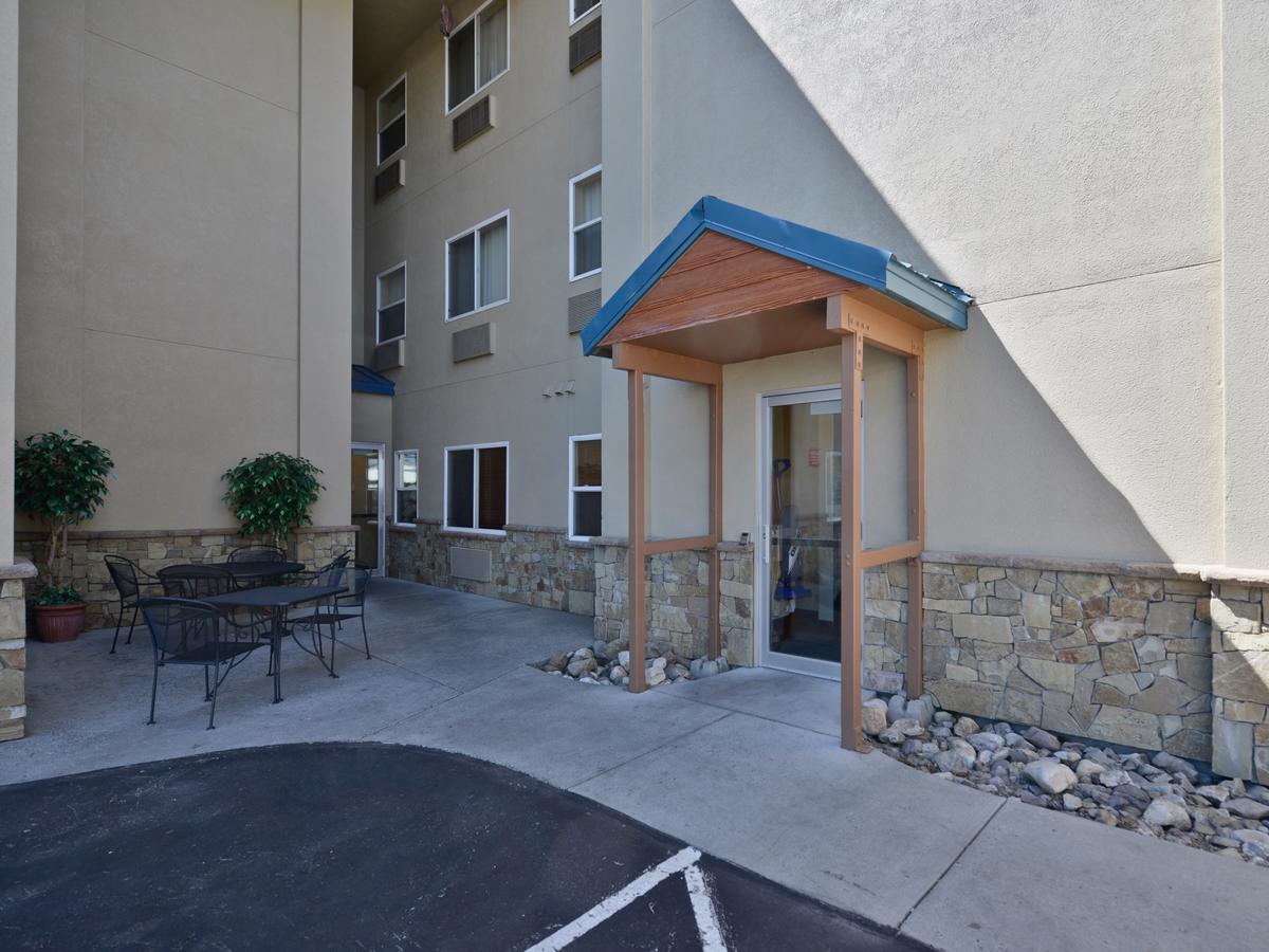 Yellowstone West Gate Hotel - thumb 17