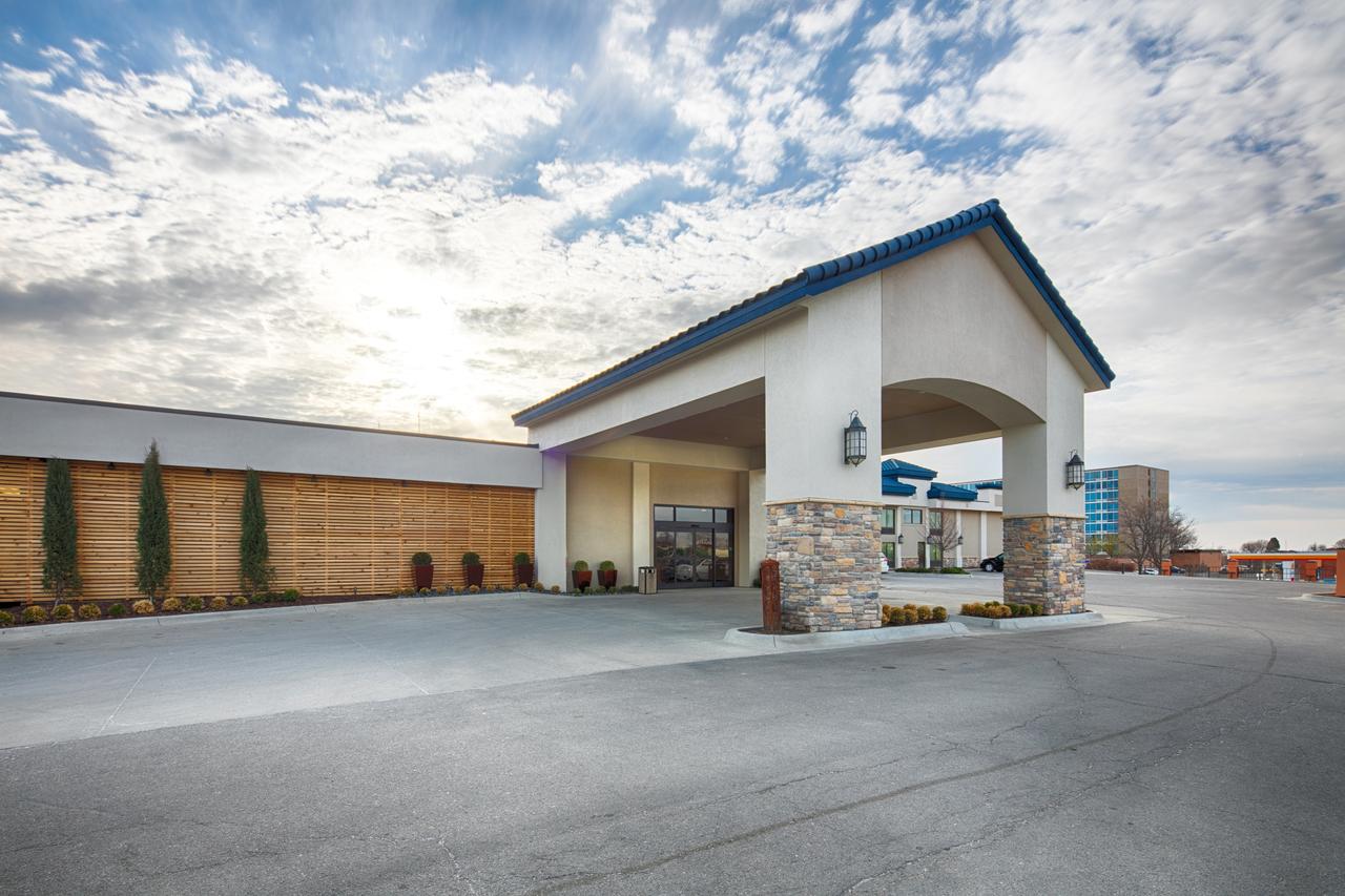 Ramada Plaza By Wyndham Omaha - thumb 2