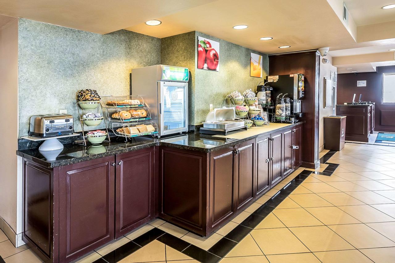 Quality Inn And Suites Reno - thumb 16