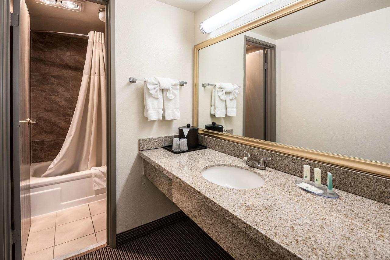 Quality Inn And Suites Reno - thumb 14