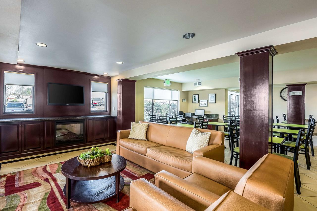 Quality Inn And Suites Reno - thumb 8