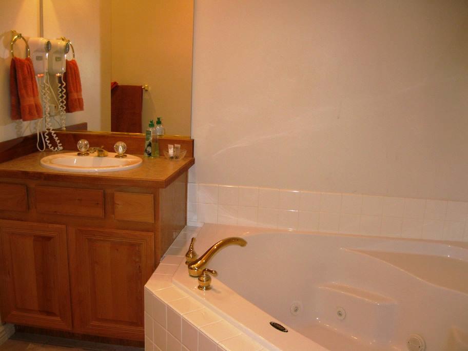 2 Bedroom Condo In Mesquite #82 - thumb 18