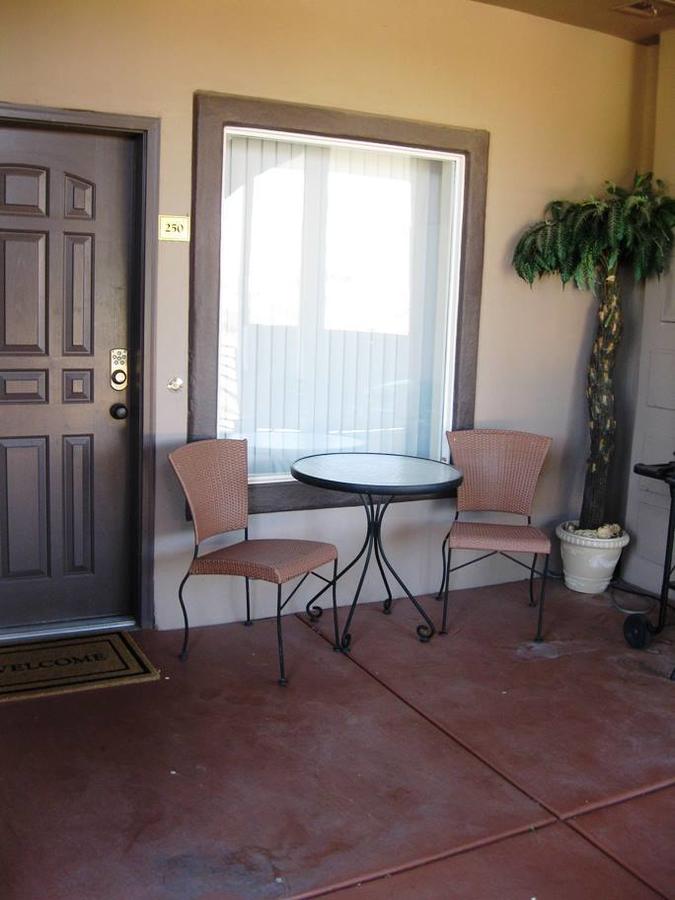 2 Bedroom Condo In Mesquite #82 - thumb 23