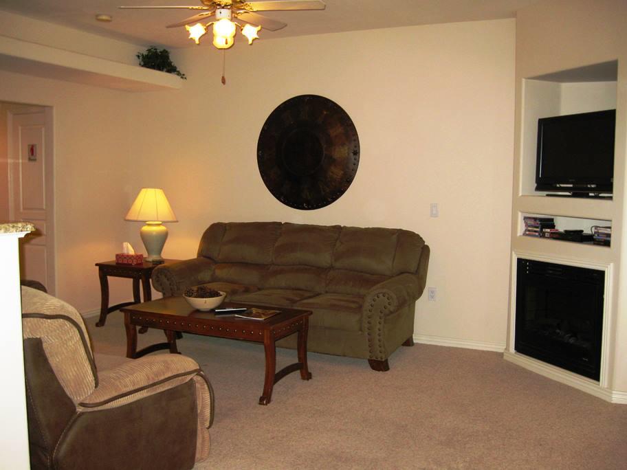2 Bedroom Condo In Mesquite #82 - thumb 3
