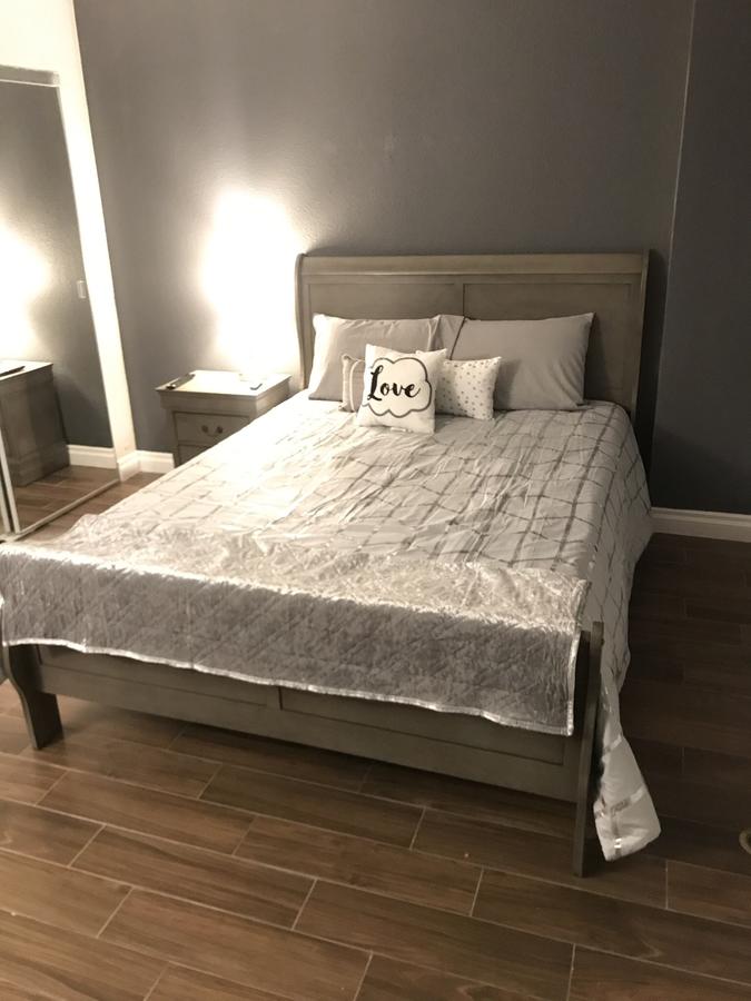 Amazing Master Suite In Shared 2/B Condo Behind Convention Center - thumb 3