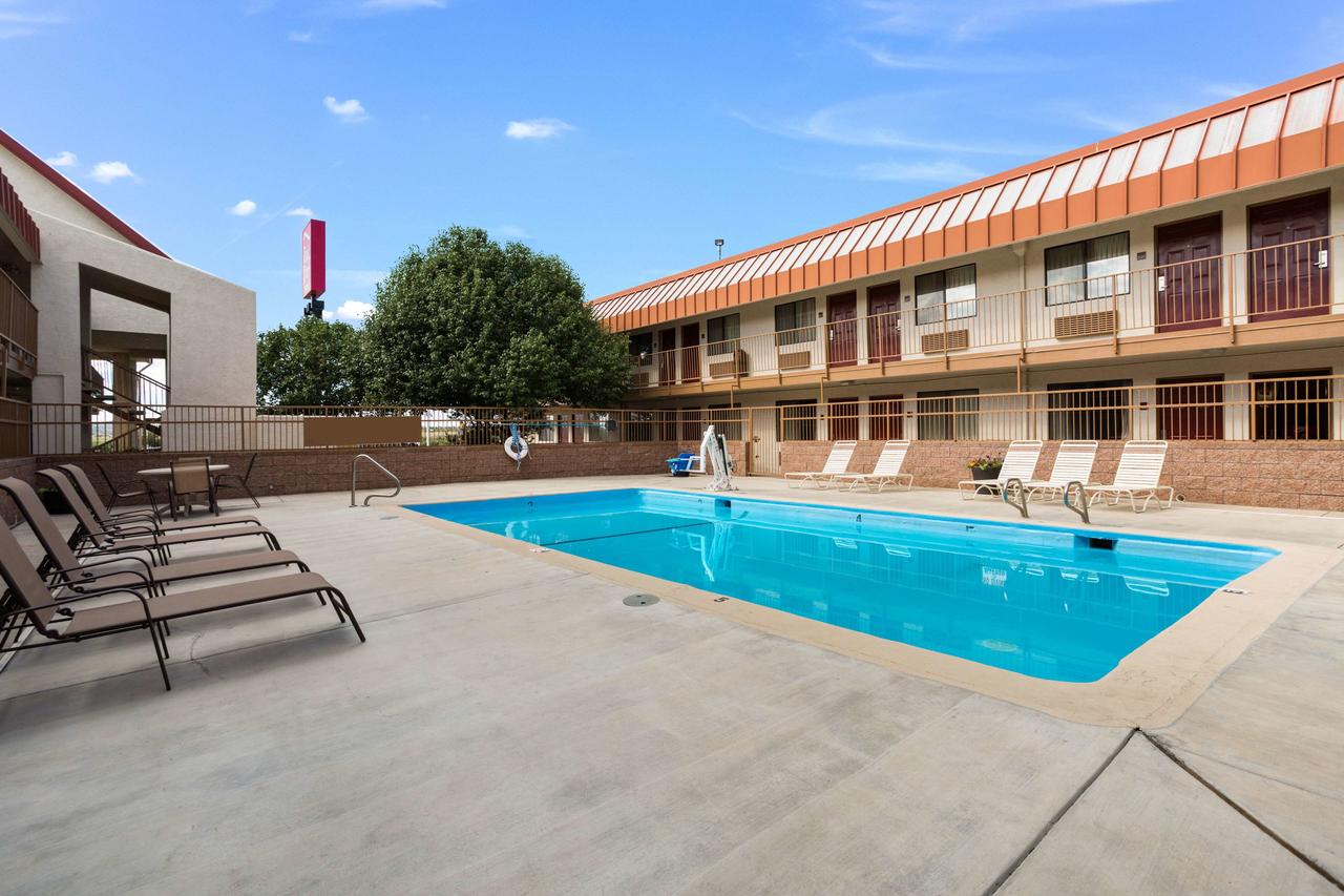 Red Roof Inn Gallup - thumb 9
