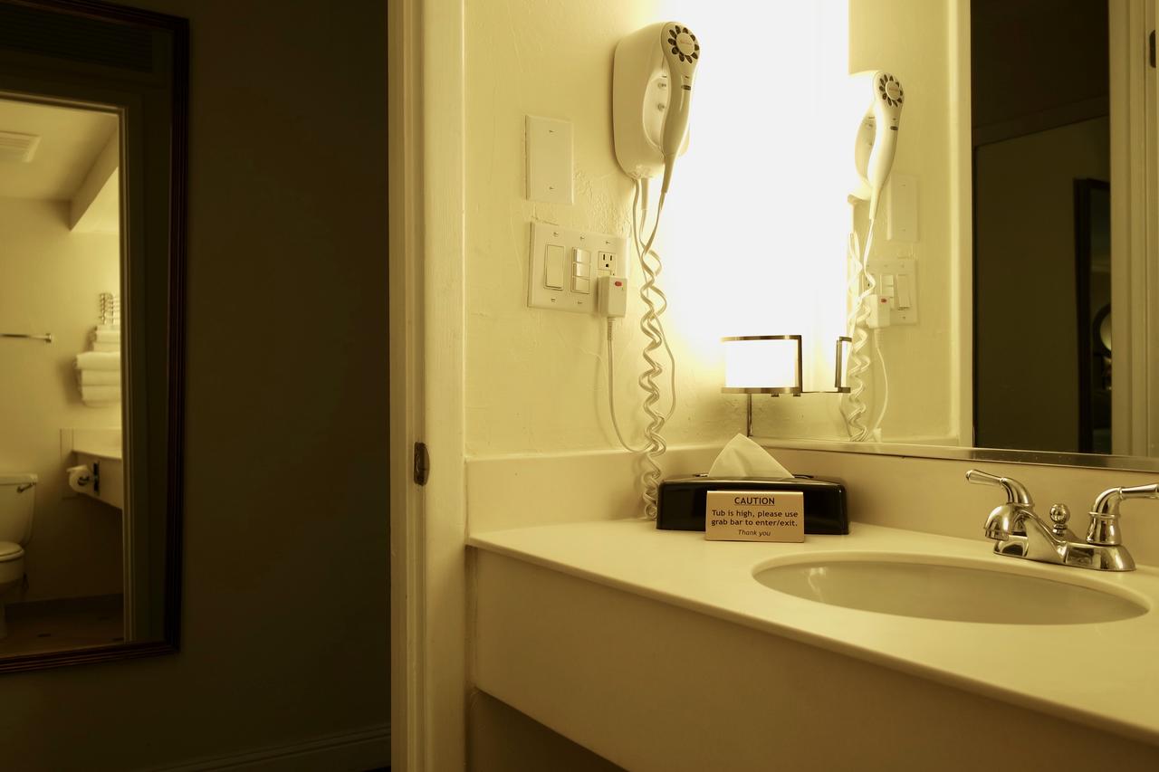 Ramada By Wyndham Las Cruces Hotel & Conference Center - thumb 16