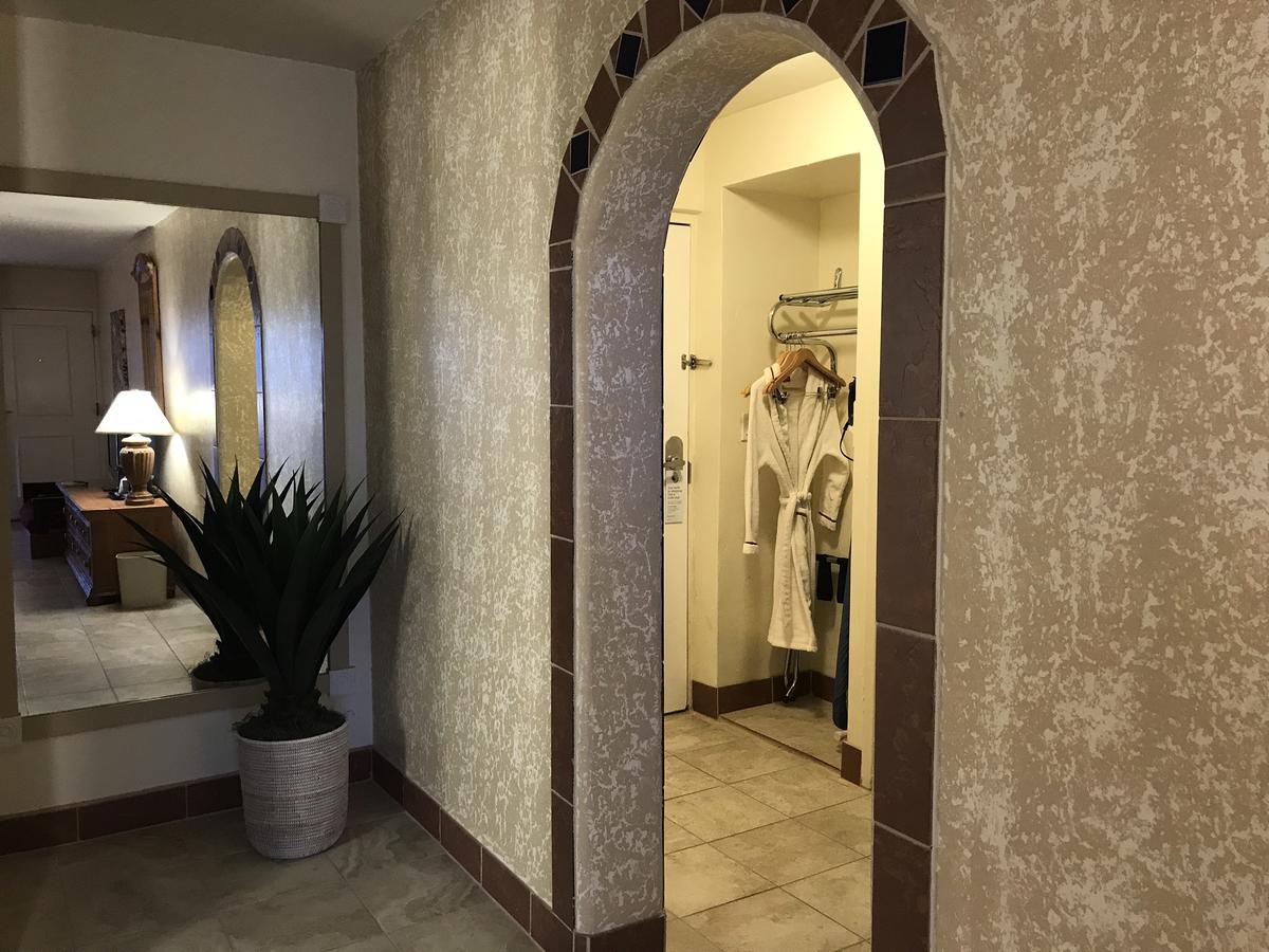 Ramada By Wyndham Las Cruces Hotel & Conference Center - thumb 8