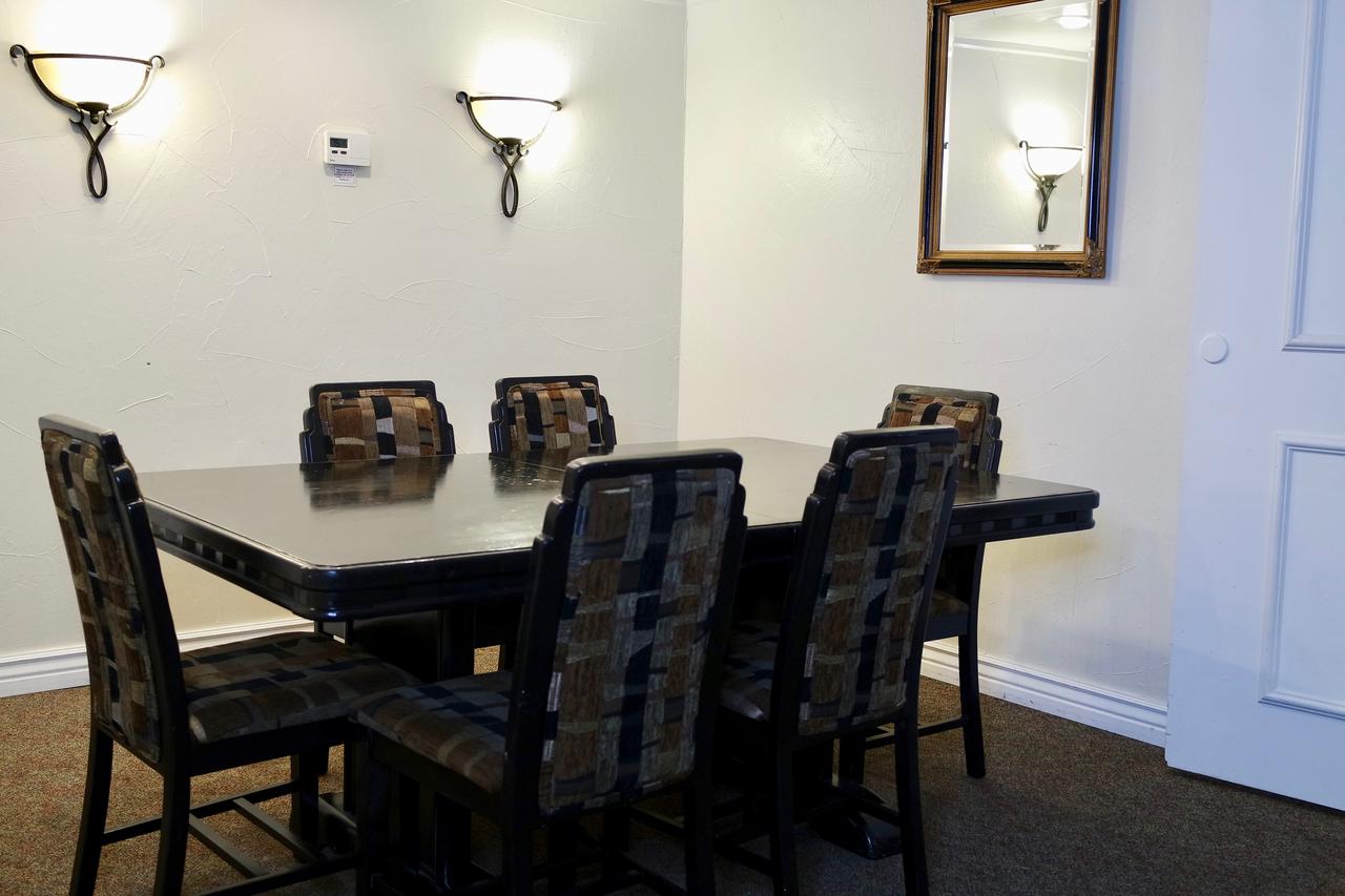 Ramada By Wyndham Las Cruces Hotel & Conference Center - thumb 17