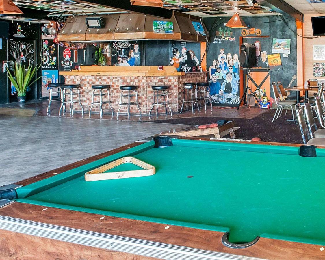 Econo Lodge Carlsbad - thumb 4