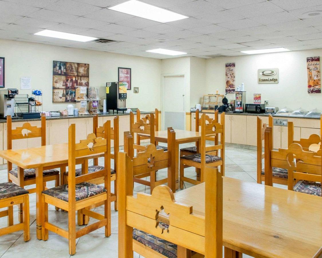 Econo Lodge Carlsbad - thumb 25