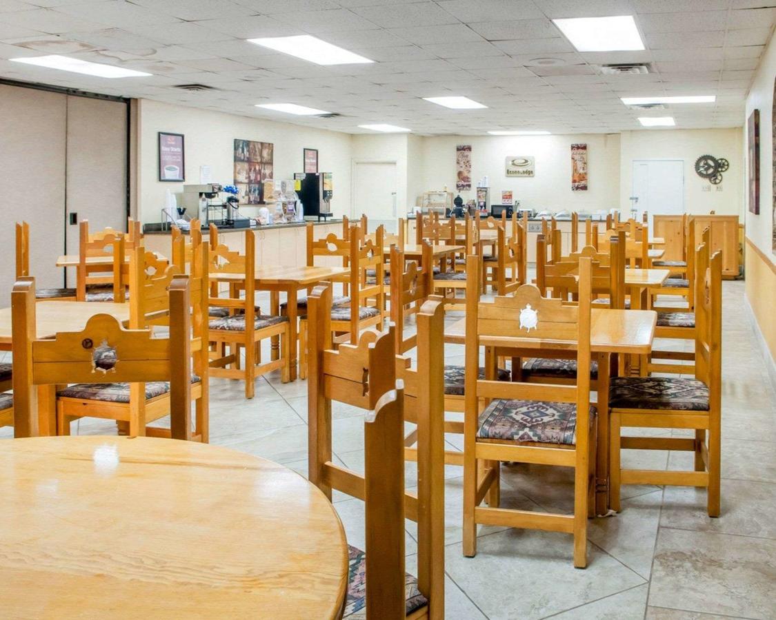 Econo Lodge Carlsbad - thumb 14