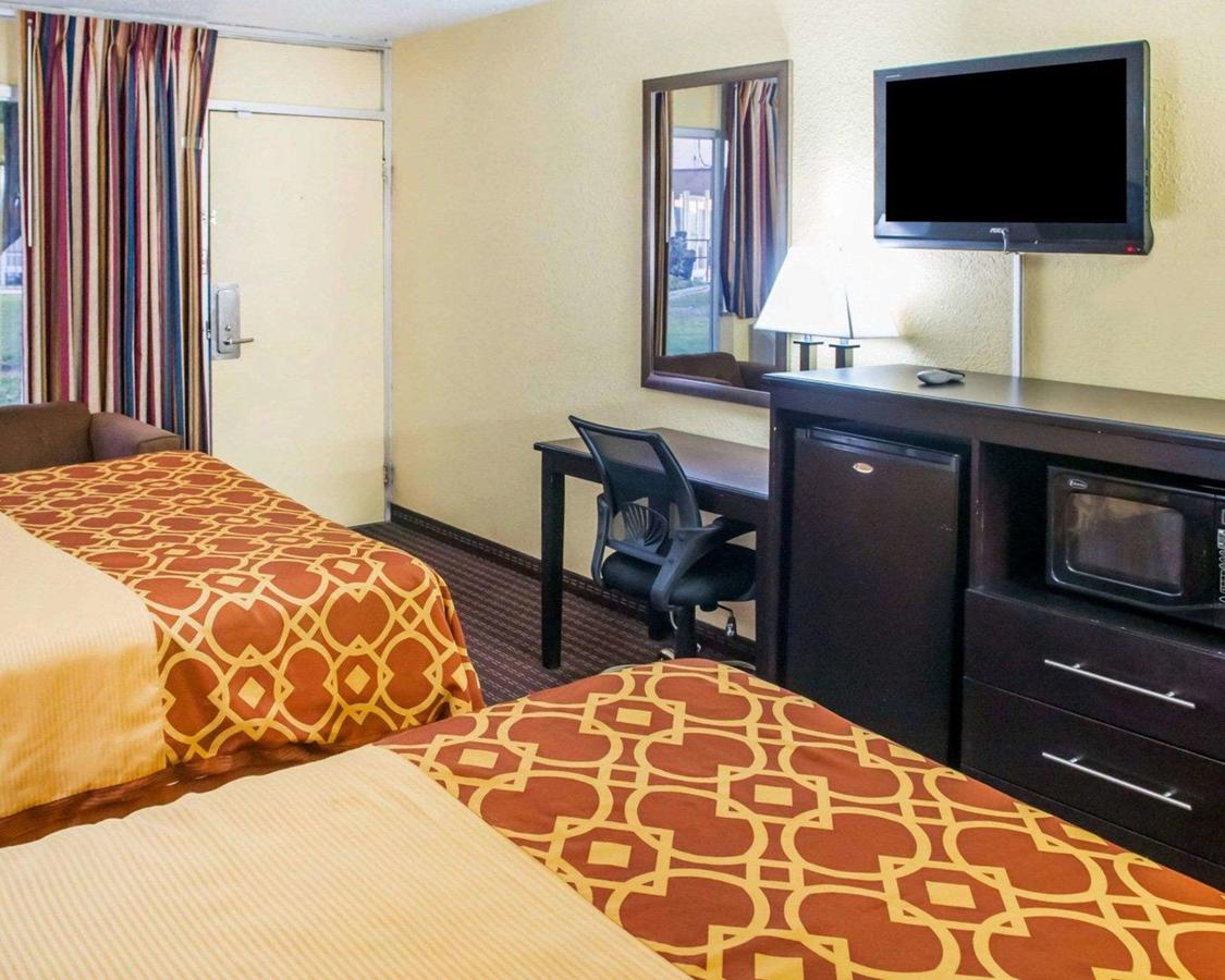 Econo Lodge Carlsbad - thumb 13