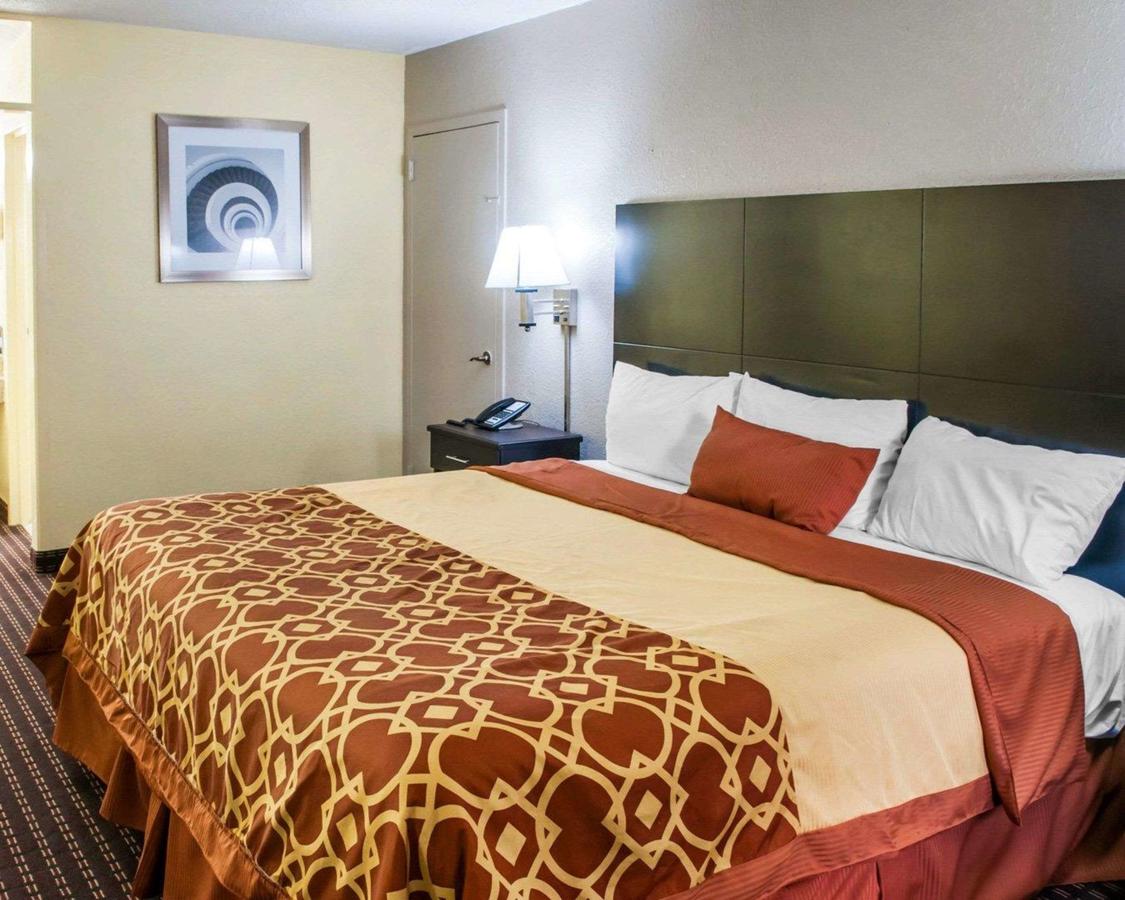 Econo Lodge Carlsbad - thumb 29