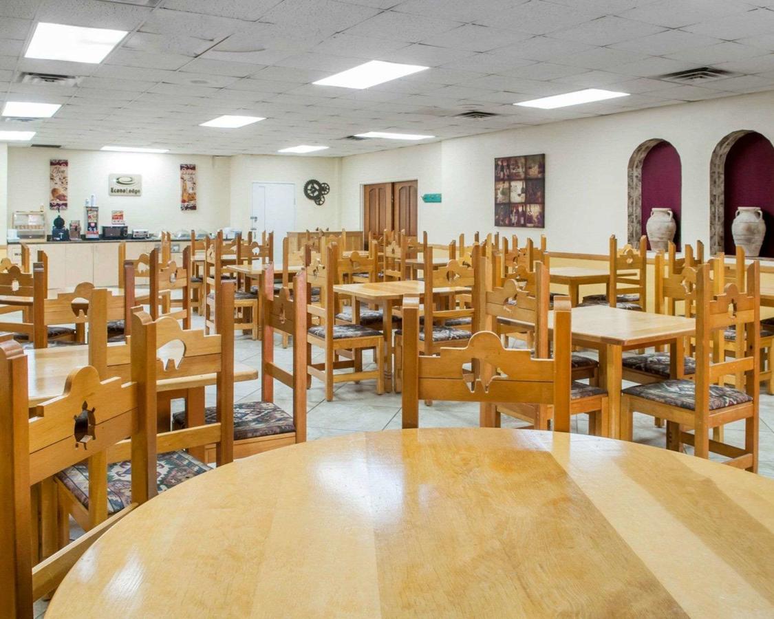 Econo Lodge Carlsbad - thumb 21