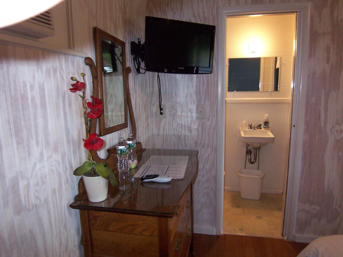 Wooden Boat Inn - thumb 37