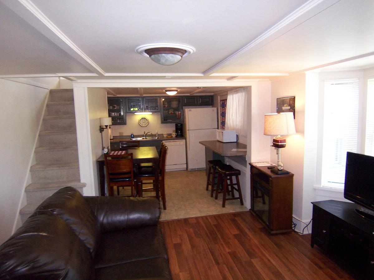 Wooden Boat Inn - thumb 20