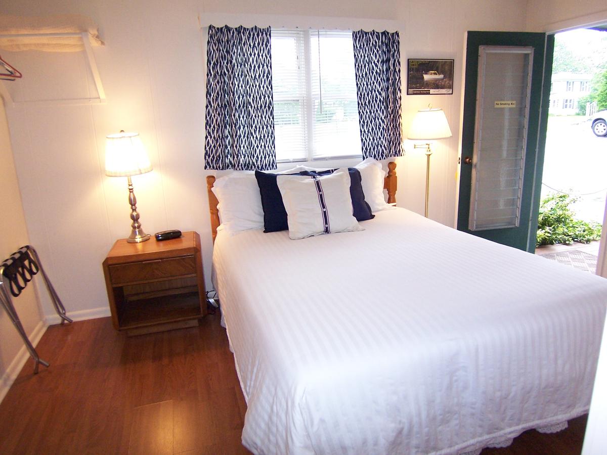 Wooden Boat Inn - thumb 40