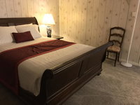 Booking Hillsdale Tourism House