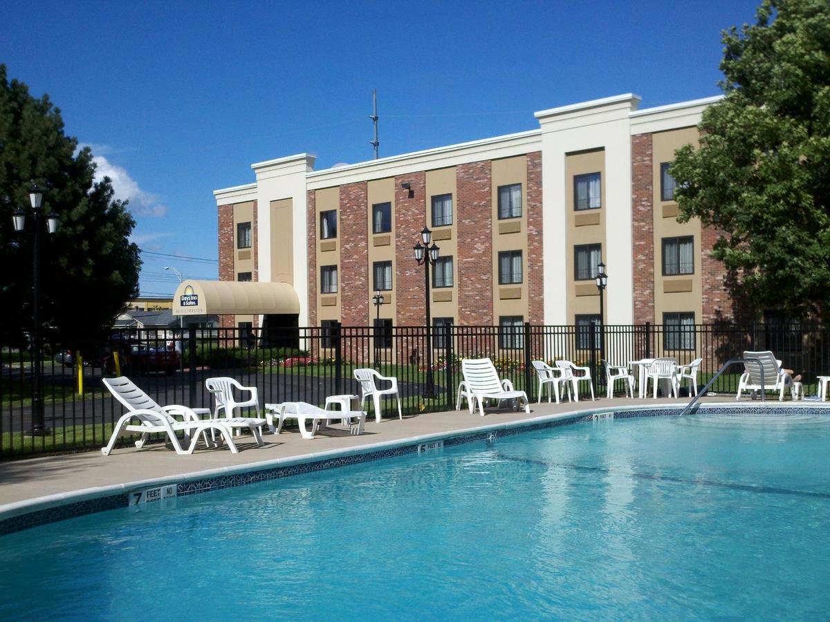 Days Inn & Suites By Wyndham Plattsburgh - thumb 6