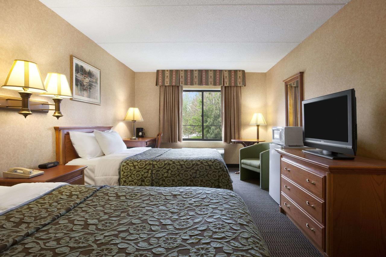 Days Inn & Suites By Wyndham Plattsburgh - thumb 22