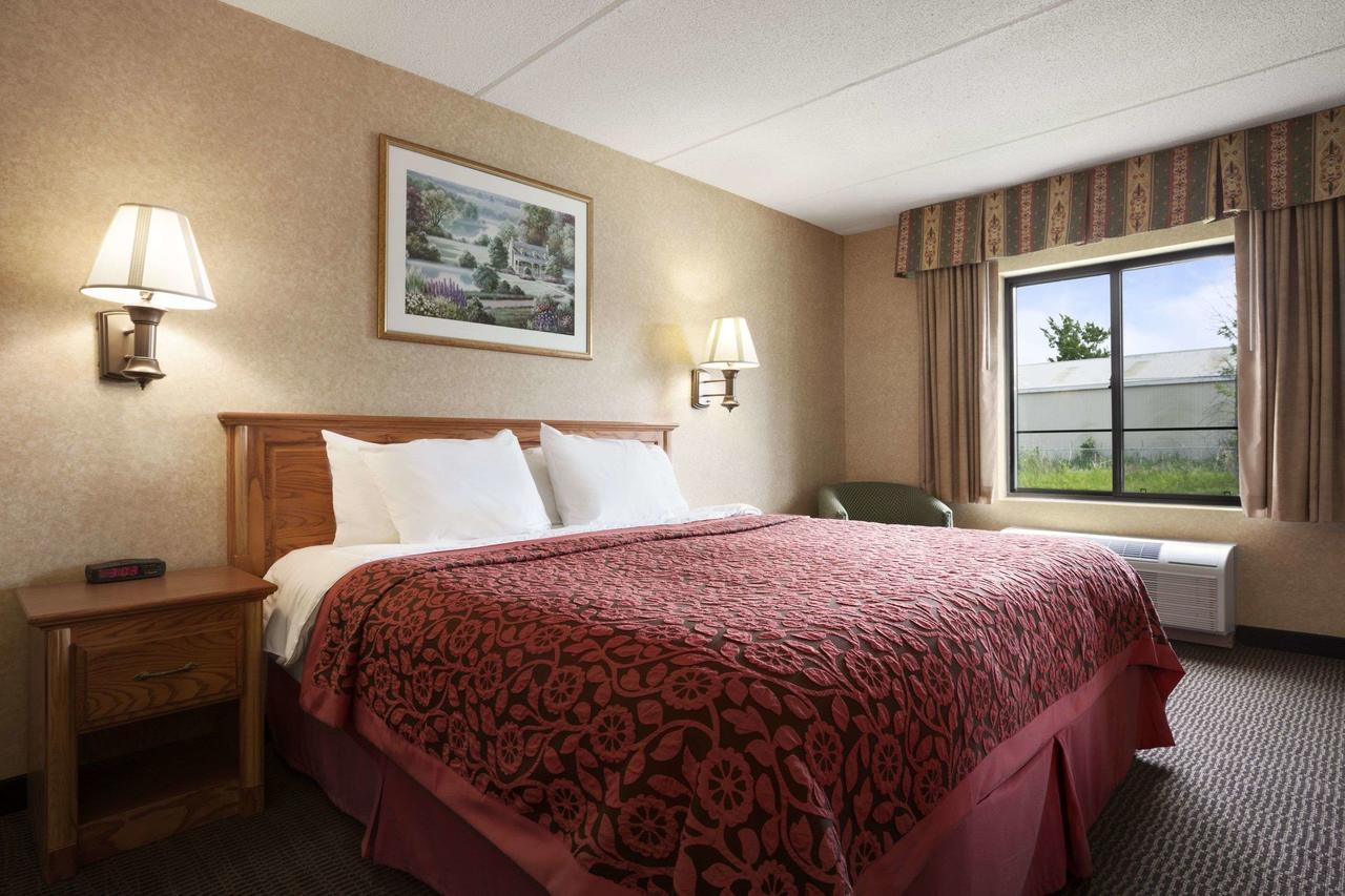 Days Inn & Suites By Wyndham Plattsburgh - thumb 16