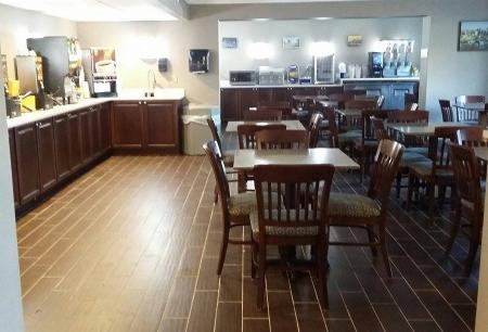 Days Inn & Suites By Wyndham Plattsburgh - thumb 1