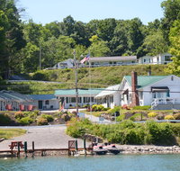 Lake View Motel - Tourism House