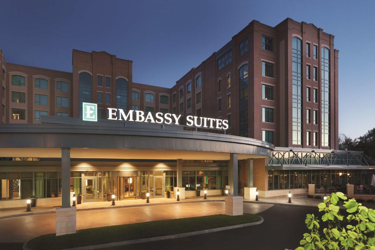 Embassy Suites Saratoga Springs - thumb 10