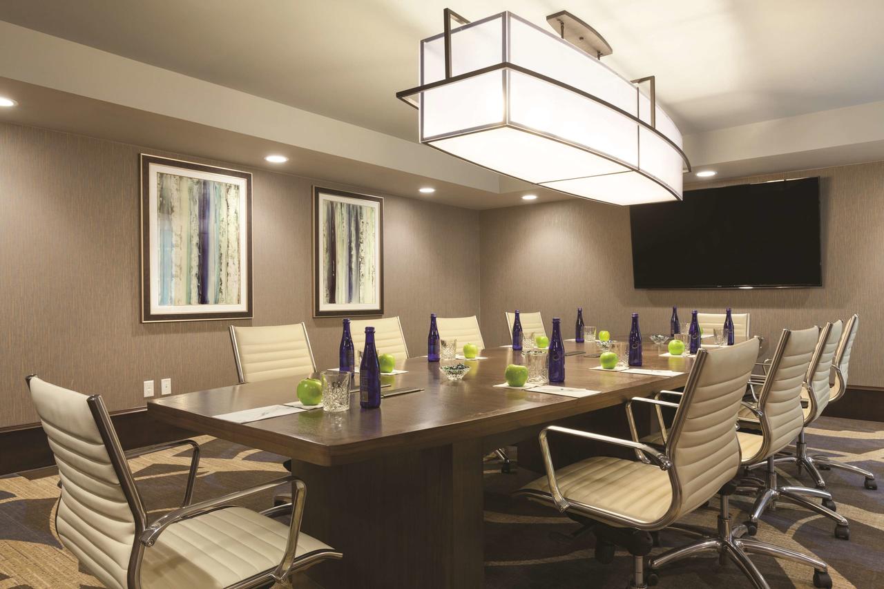 Embassy Suites Saratoga Springs - thumb 4