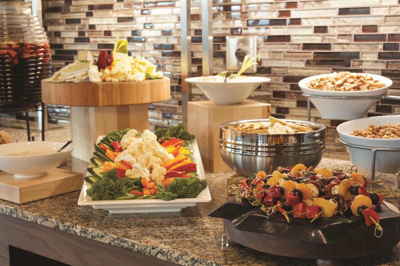 Embassy Suites Saratoga Springs - thumb 2