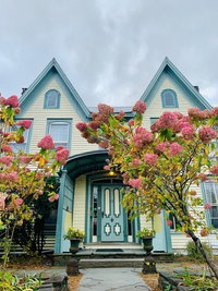 Booking Woodstock Tourism House