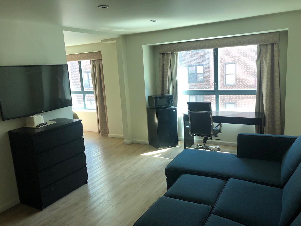 Umbrella Hotel Queens Airports - thumb 1