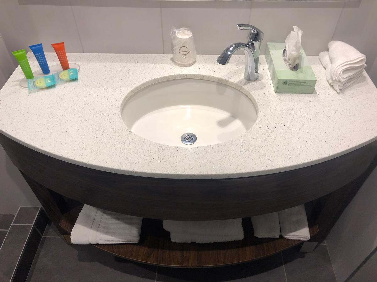 Umbrella Hotel Queens Airports - thumb 2