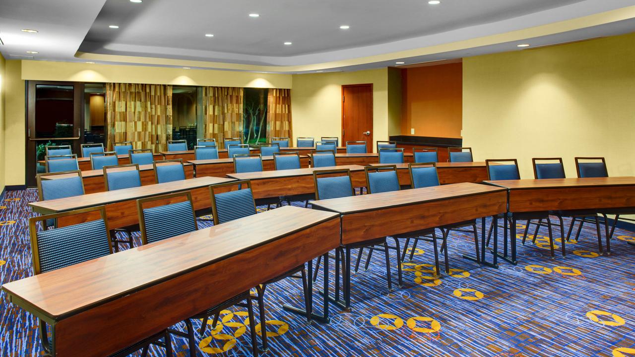 Courtyard High Point - thumb 8