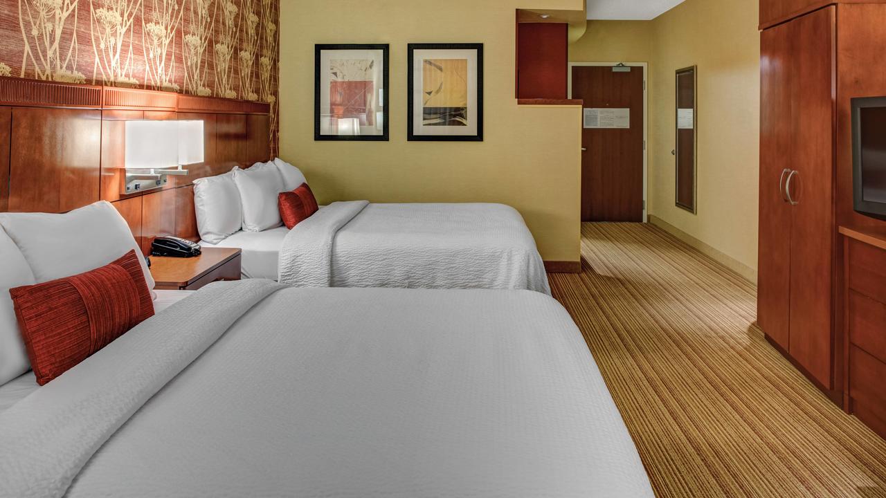 Courtyard High Point - thumb 2