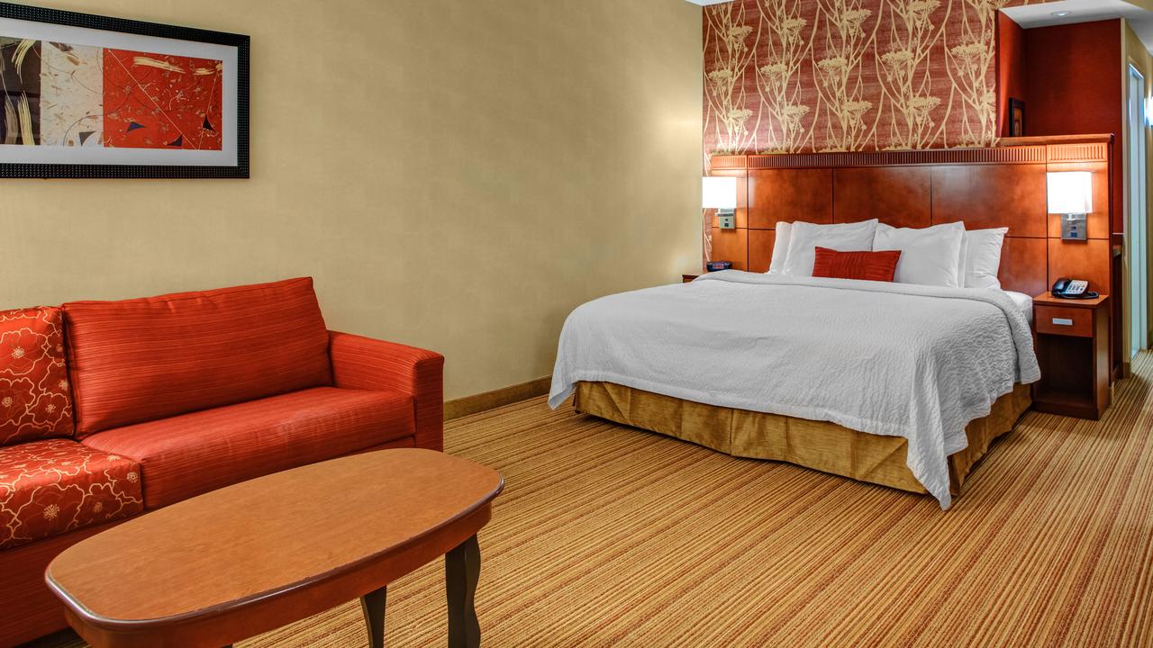 Courtyard High Point - thumb 1