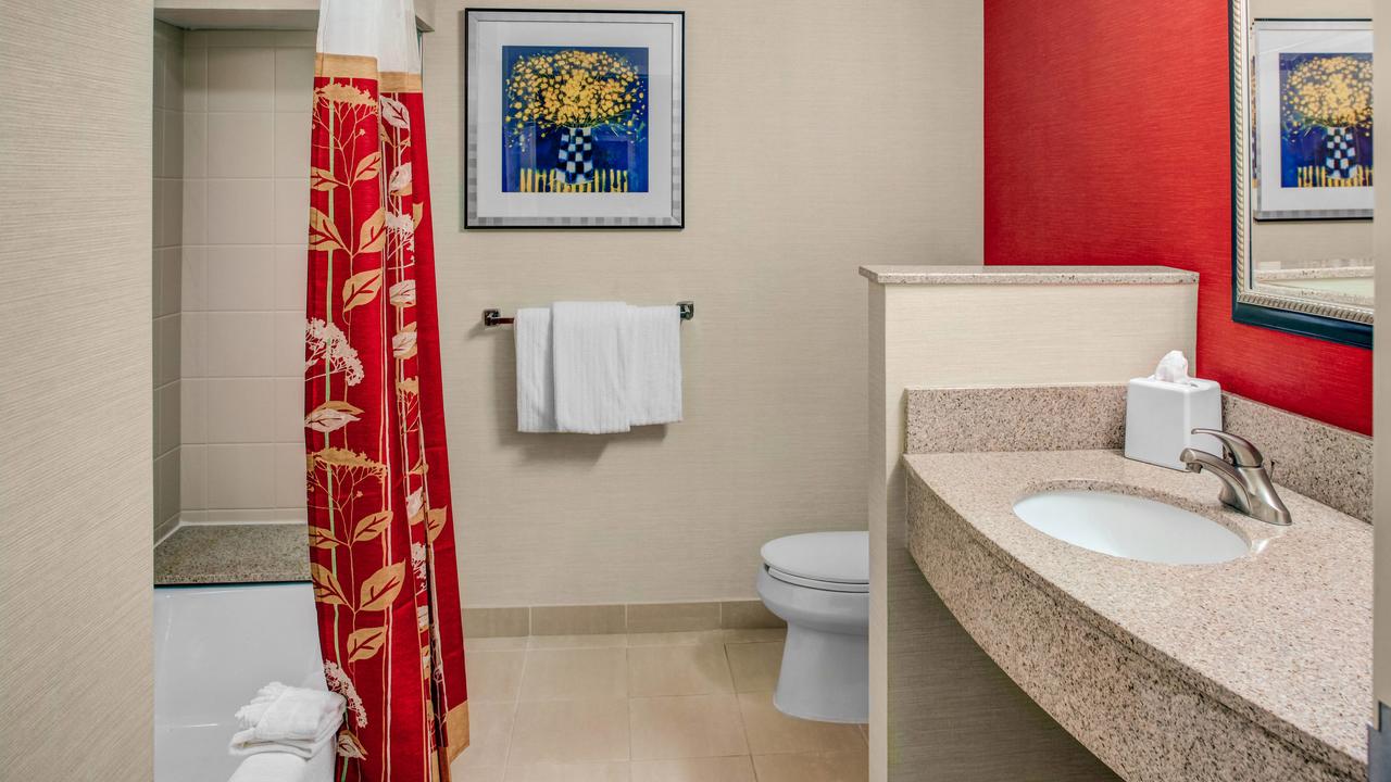 Courtyard High Point - thumb 3